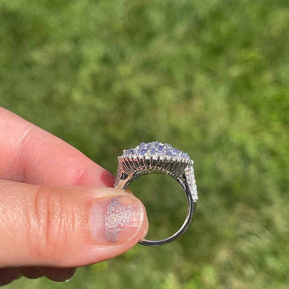 Tanzanite and white zircon floral ring - Picture 4 of 7